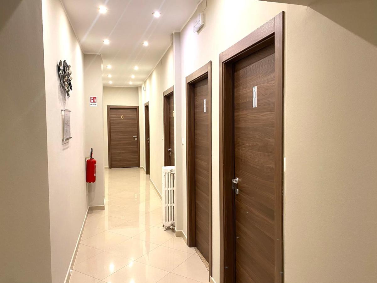 Golden Milano Hotel Exterior photo