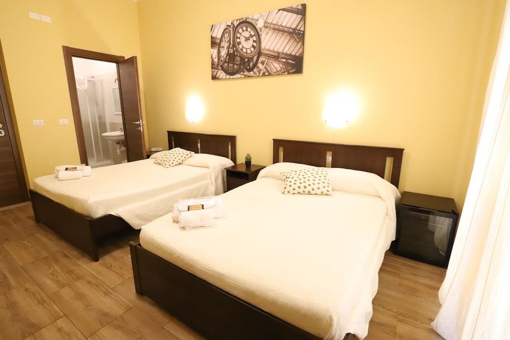 Golden Milano Hotel Exterior photo