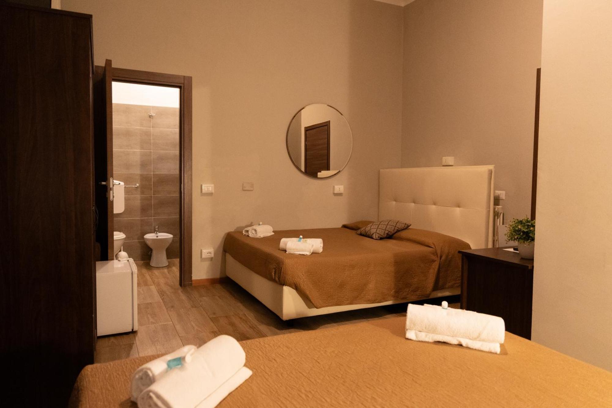 Golden Milano Hotel Exterior photo